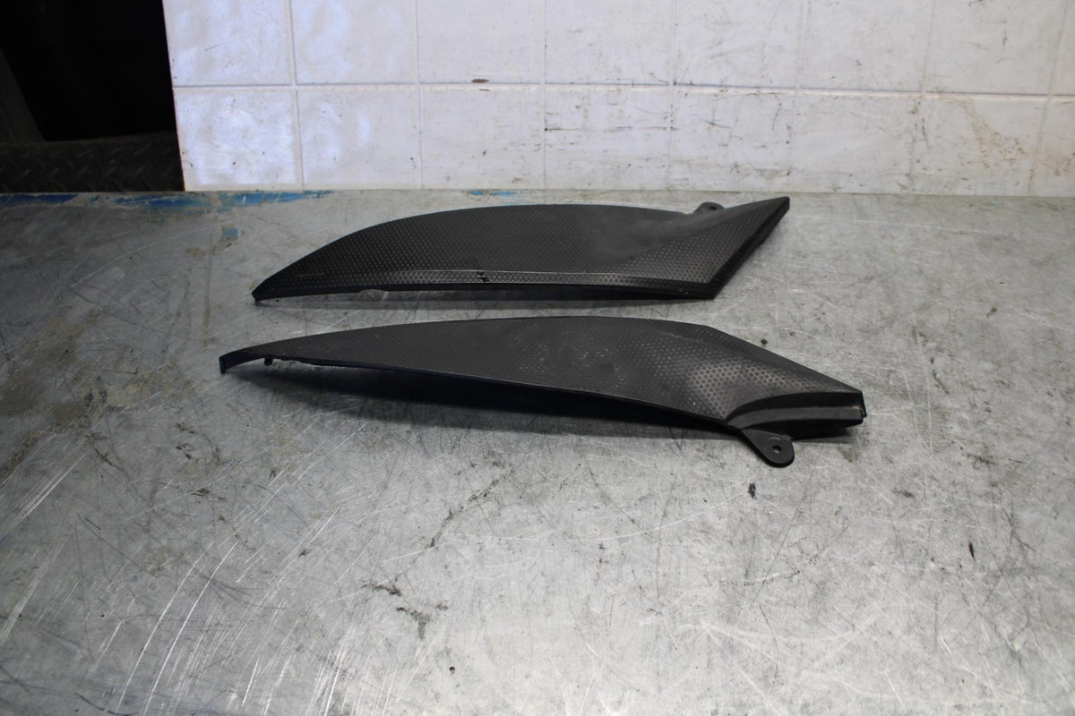 04-06 YAMAHA YZF R1 RIGHT LEFT GAS FUEL TANK PANELS COVERS TRIM SET COWLS BB432