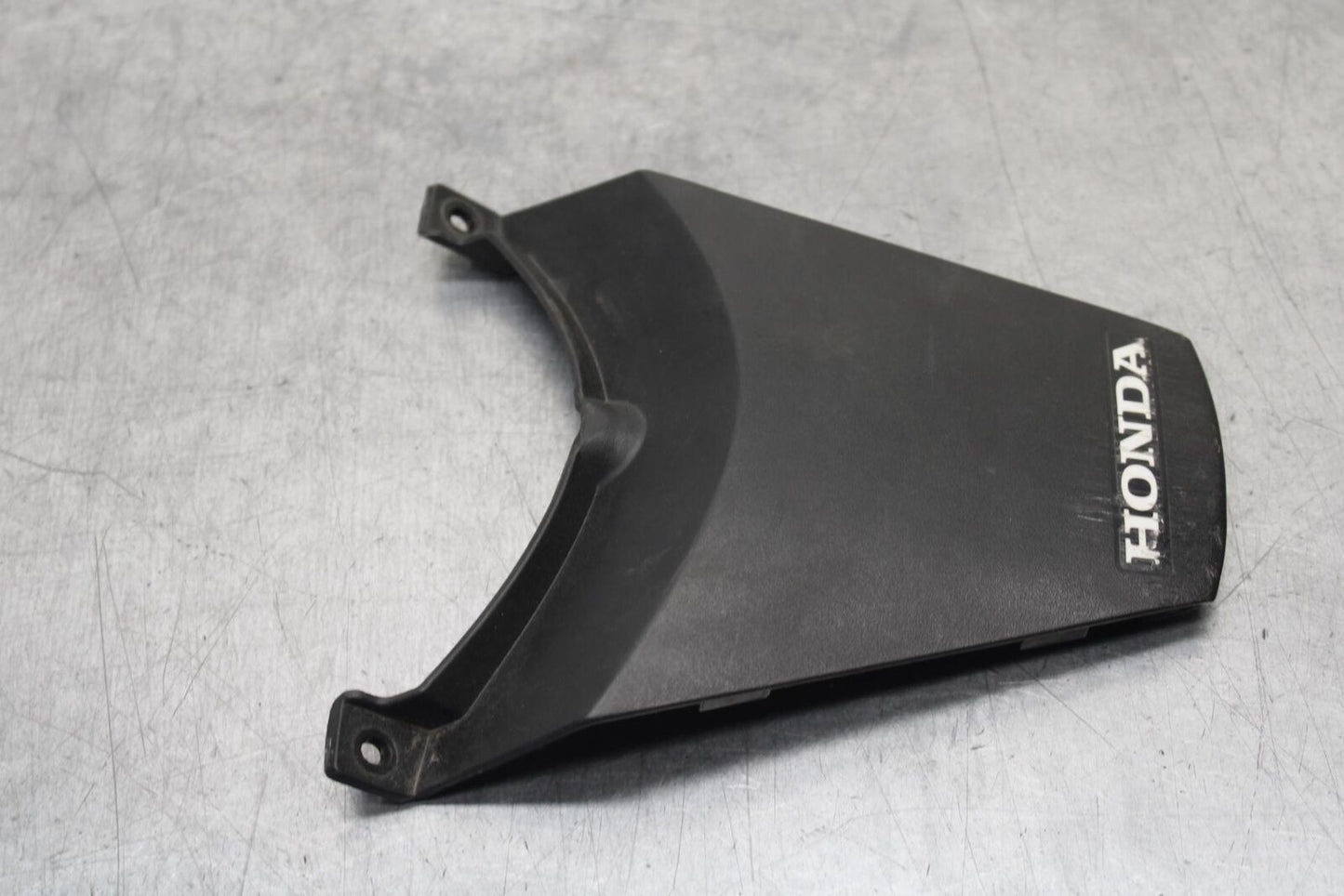 11-19 HONDA CBR125R CENTER REAR BACK TAIL FAIRING COVER TRIM COWL BB105