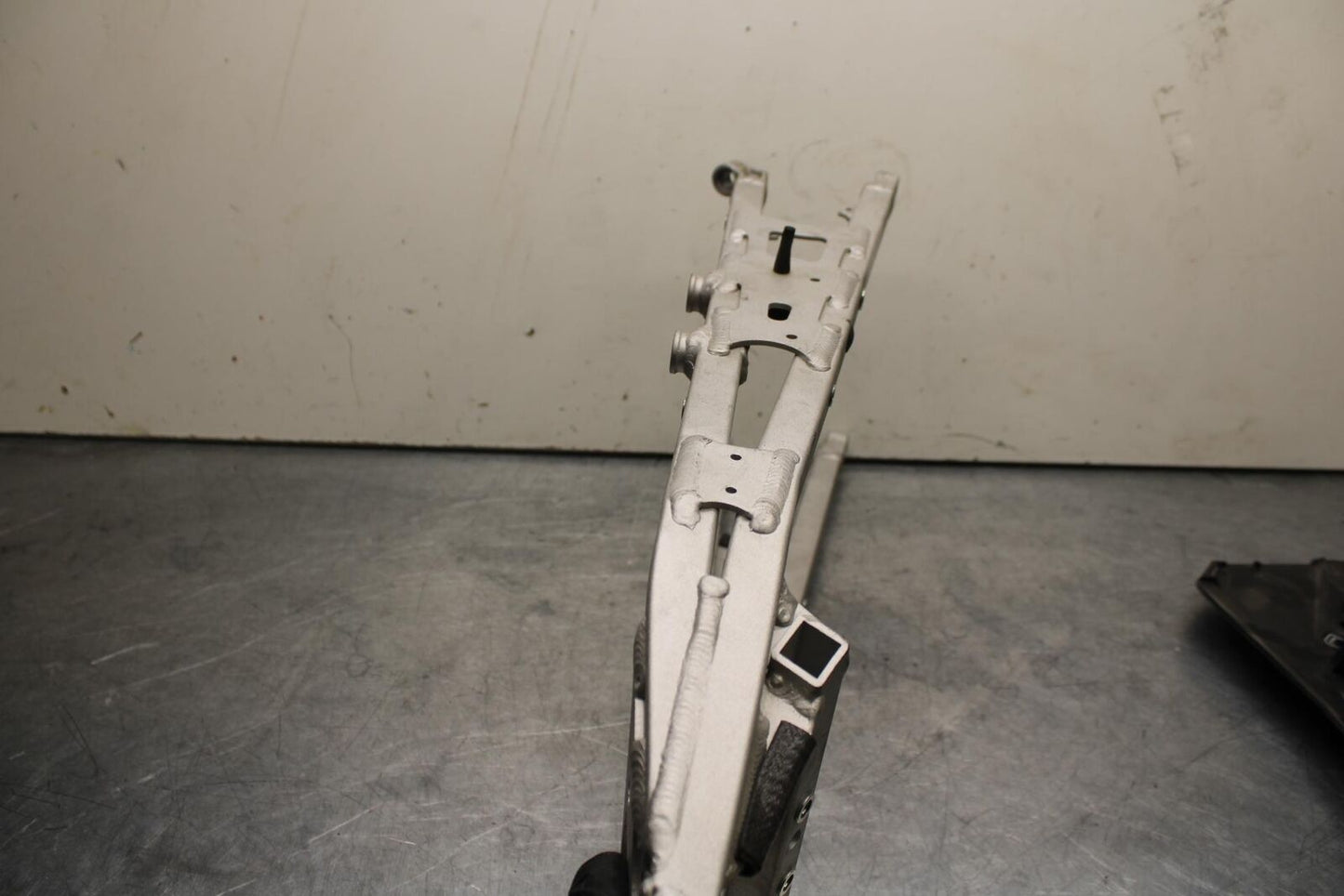15-19 APRILIA RSV4 RF REAR SUBFRAME BACK SUB FRAME BB611
