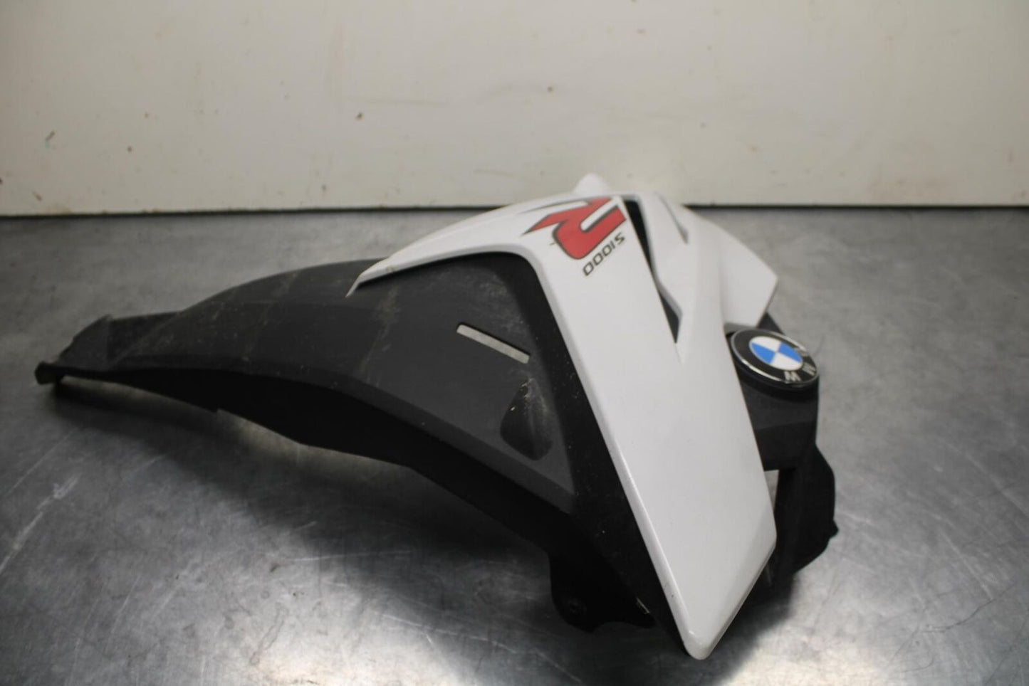 2016 BMW S1000R ABS RIGHT MID UPPER SIDE FAIRING COWL PLASTIC BB604