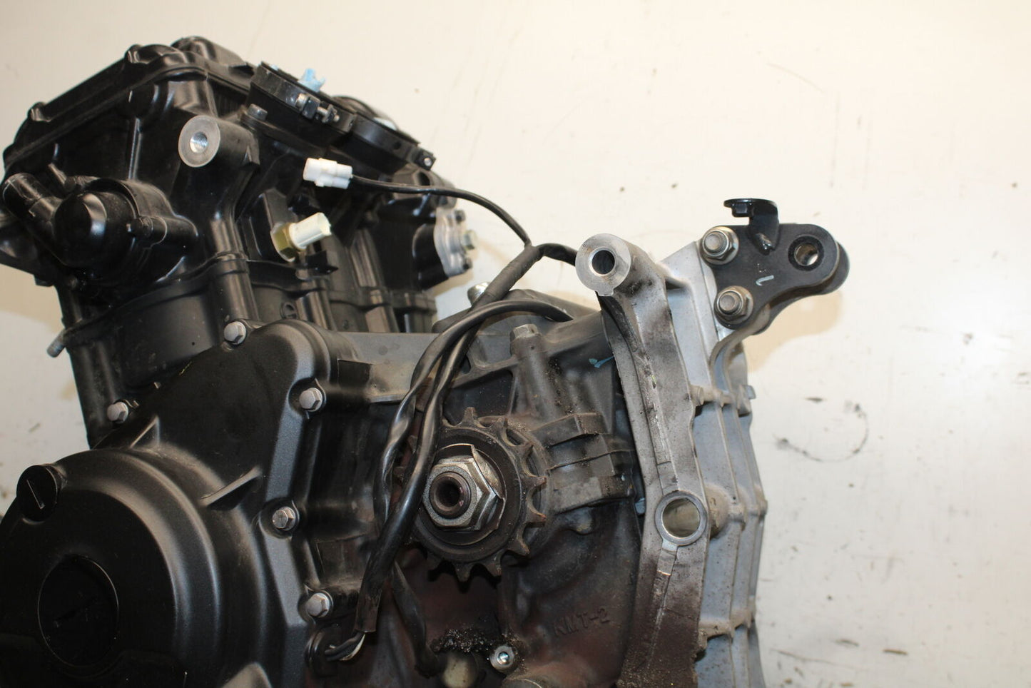 19-22 KAWASAKI Z400 ENGINE MOTOR BB738