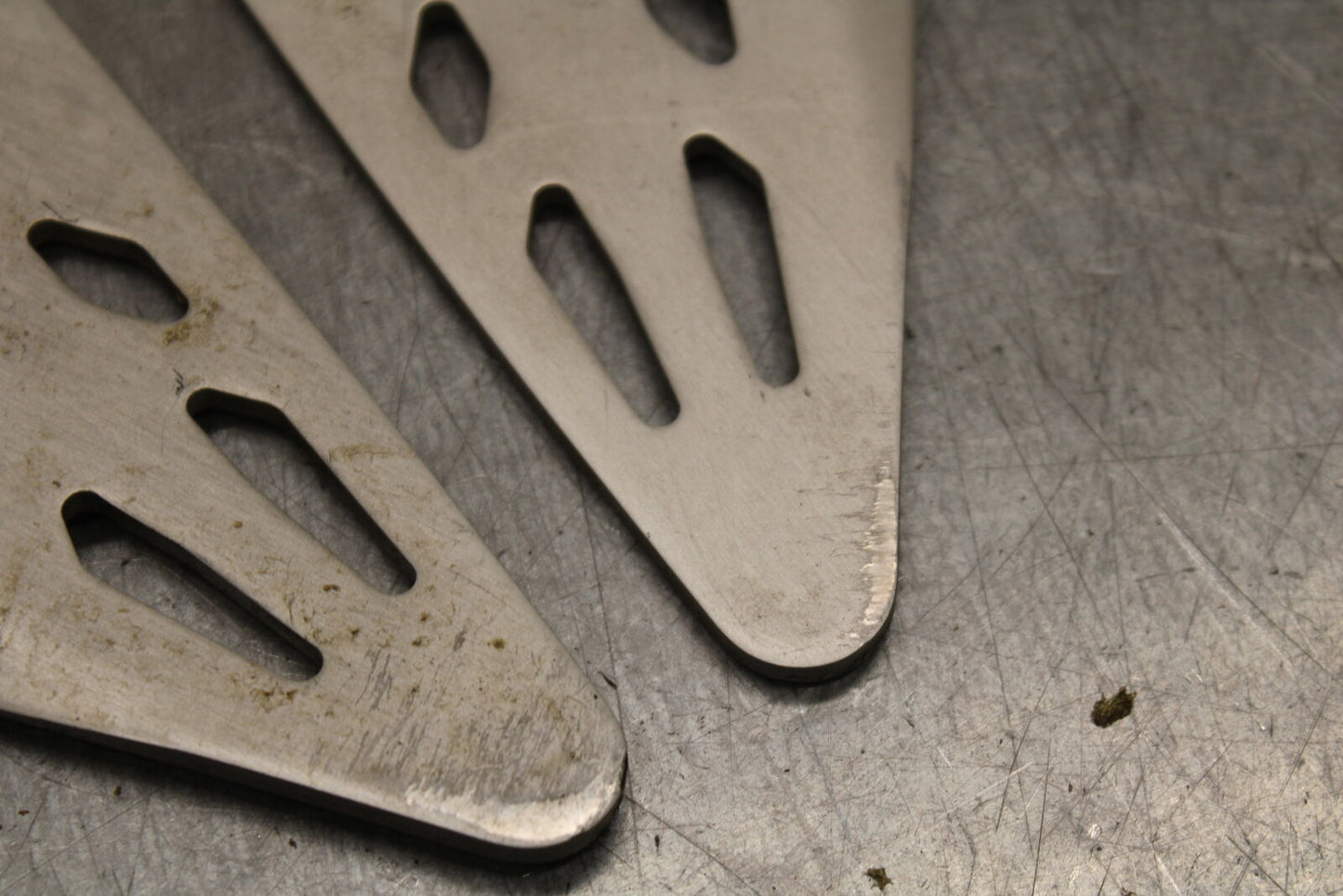 24-25 KAWASAKI NINJA ZX6R REARSET HEEL GUARD COVER SET PAIR BB726