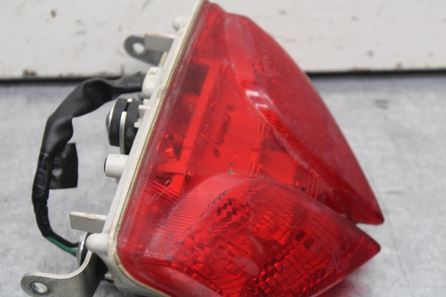 2011 Suzuki GSXR1000 REAR TAIL TAILLIGHT BACK BRAKE LIGHT 35910-41G31 BB96
