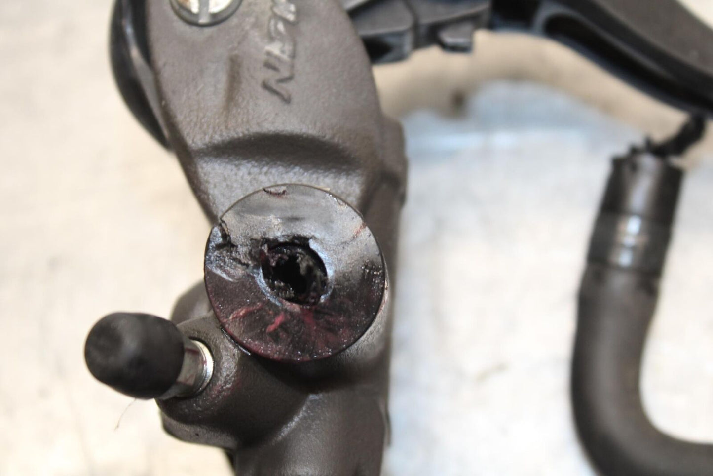 20 SUZUKI GSXR 1000 FRONT BRAKE MASTER CYLINDER w/ LEVER BB597