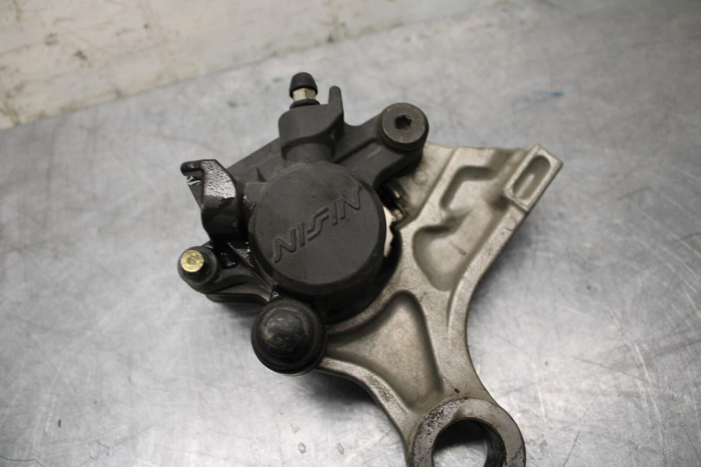 05-06 HONDA CBR600RR REAR BACK BRAKE CALIPER W MOUNT BRACKET BB479