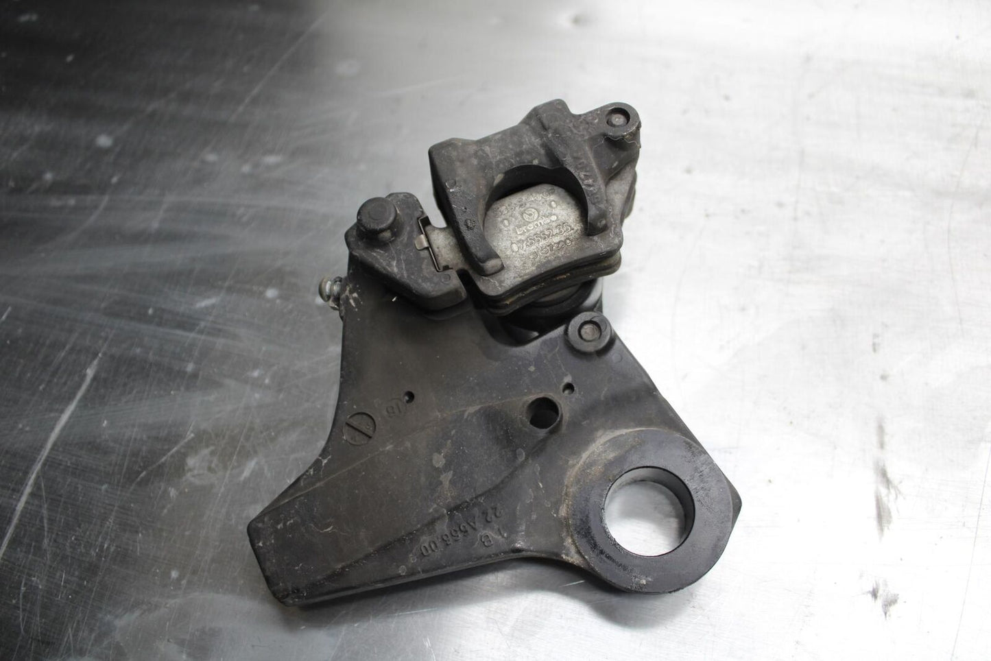 17-20 BMW S1000R REAR BACK BRAKE CALIPER W MOUNT BRACKET BB488
