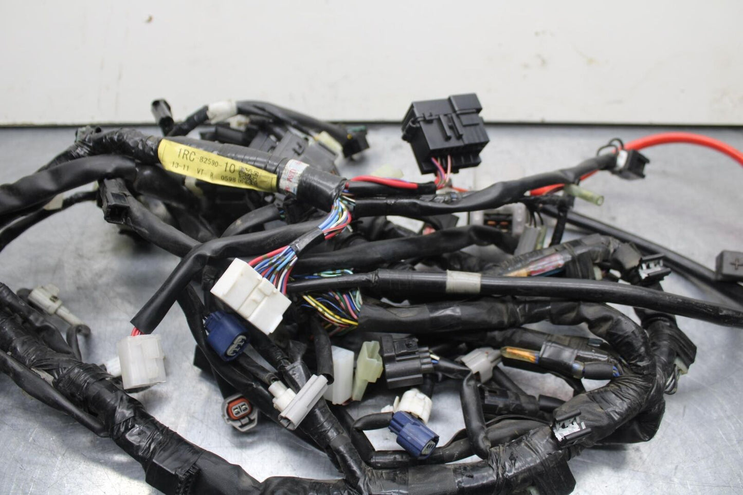 2014 Yamaha FZ09 MAIN ENGINE WIRING HARNESS MOTOR WIRE 1RC-82590-10-00 BB81