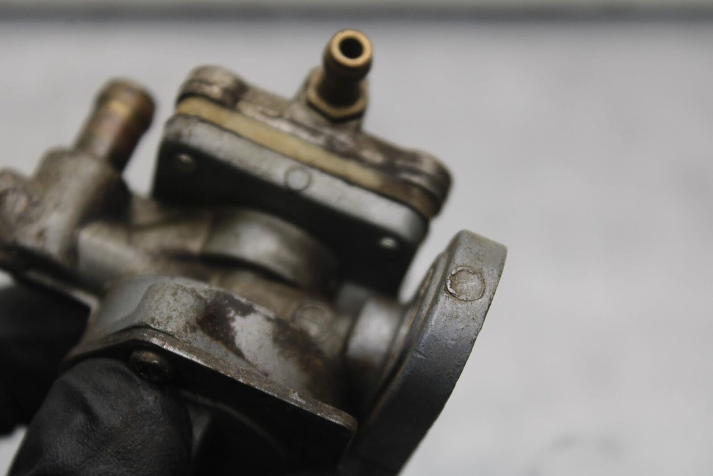 1985 Kawasaki Ninja 900R ZX900A FUEL GAS TANK PETCOCK SHUT ON OFF VALVE BB84