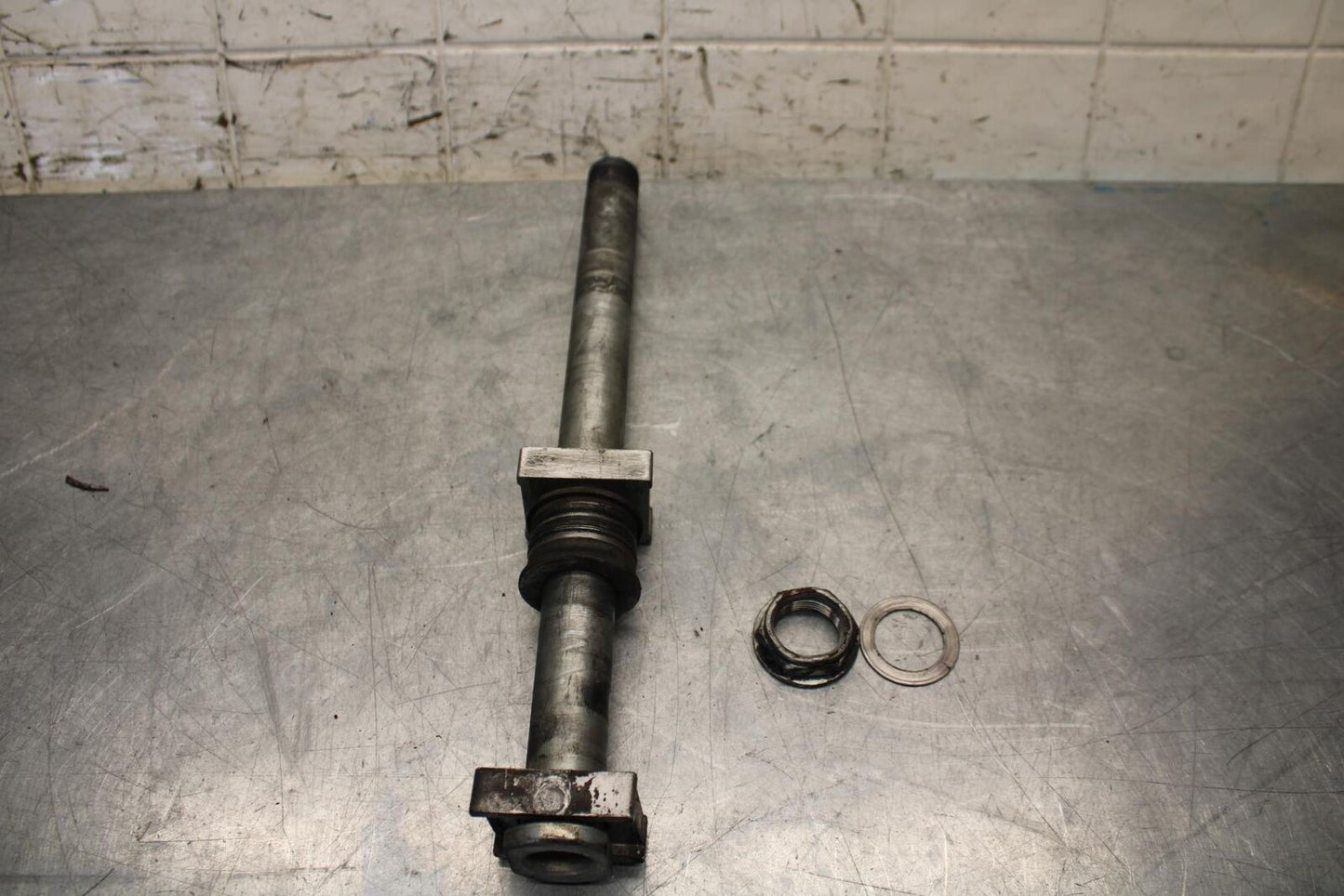 2008 Aprilia Shiver 750 SL750 REAR AXLE BACK WHEEL RIM PIVOT BOLT AXEL BB551