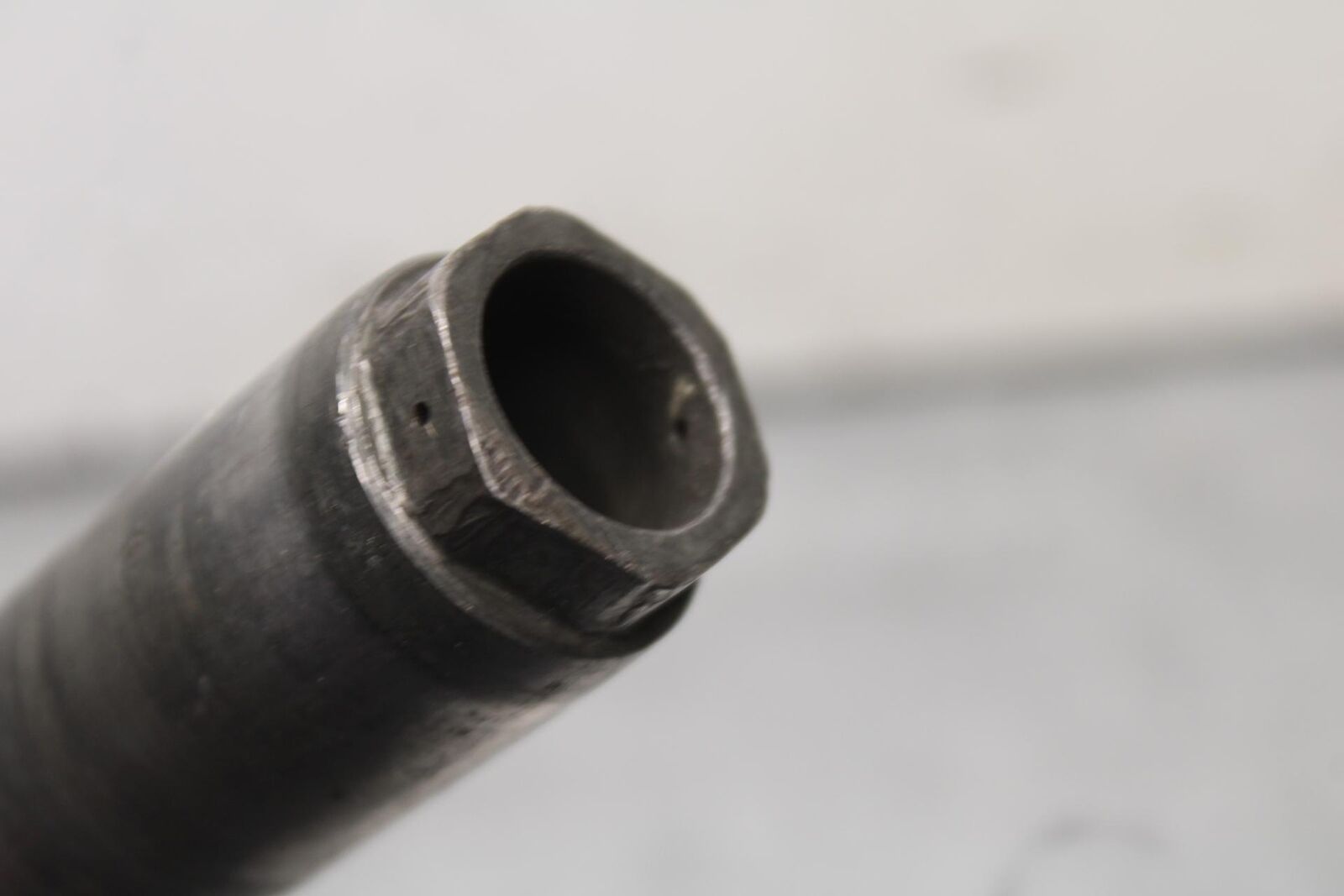 01-03 SUZUKI GSXR600 FRONT WHEEL RIM AXLE PIVOT BOLT 54711-35F00 BB639