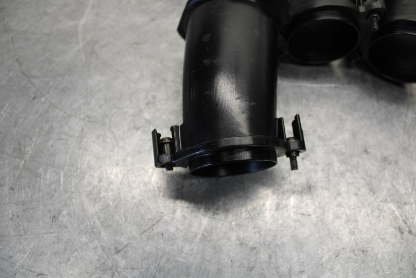 2016 Aprilia Tuono V4 1100 RR ABS AIRBOX INTAKE VELOCITY STACKS BB53