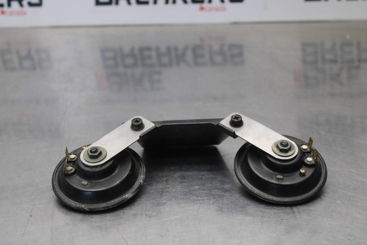 03-08 KAWASAKI VULCAN 1600 HORN SIGNAL SET & BRACKET BB196