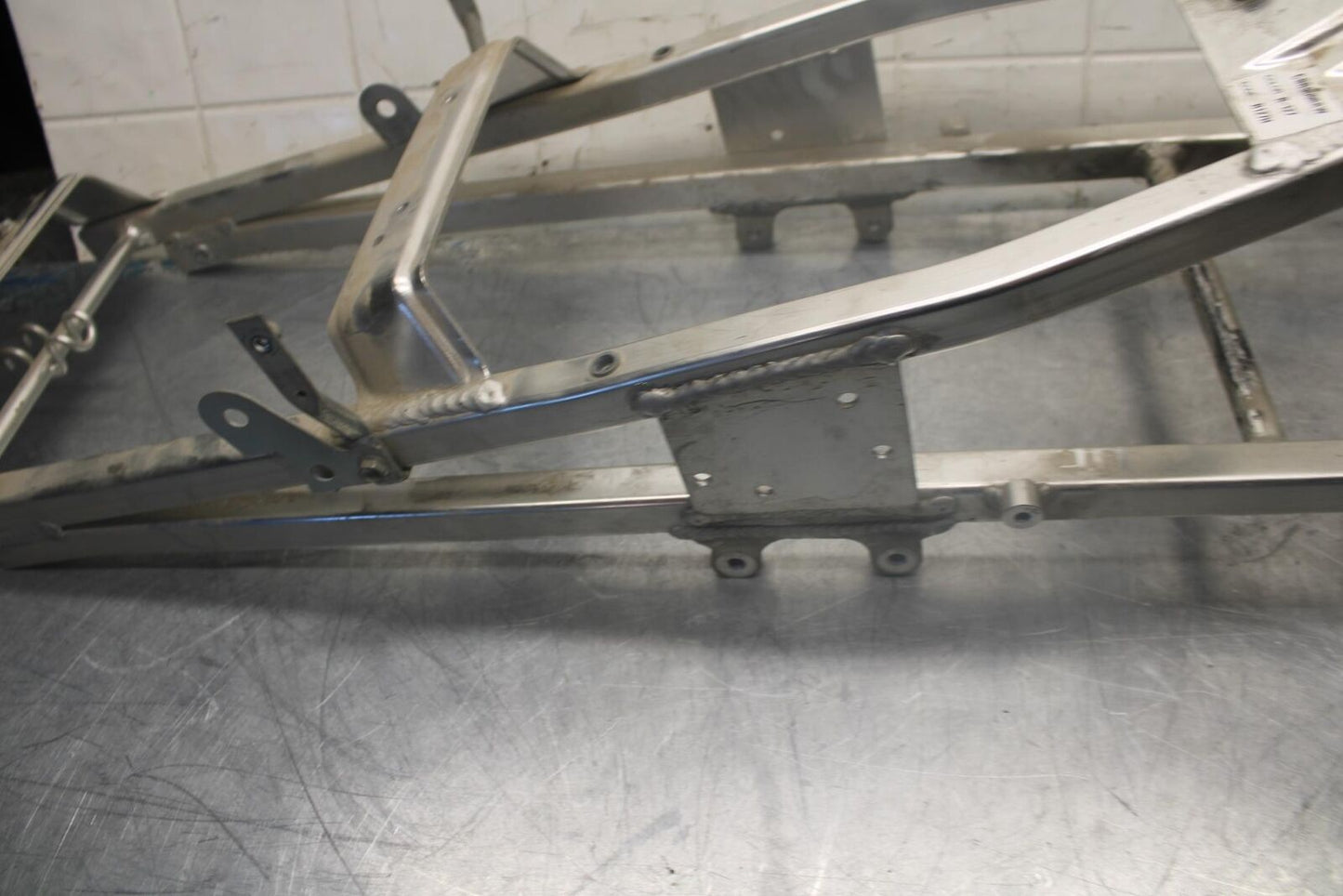 98-99 HONDA CBR900RR REAR SUBFRAME BACK SUB FRAME BB458