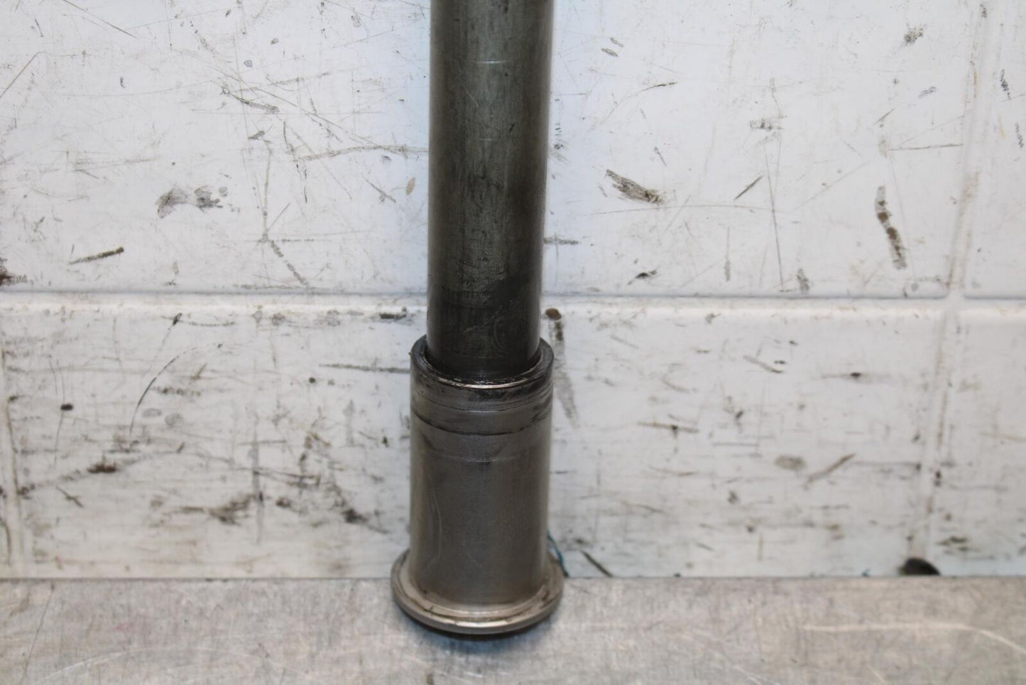 2001 Suzuki GSXR750 FRONT WHEEL RIM AXLE BOLT 54711-35F00 54711-35F10 BB553