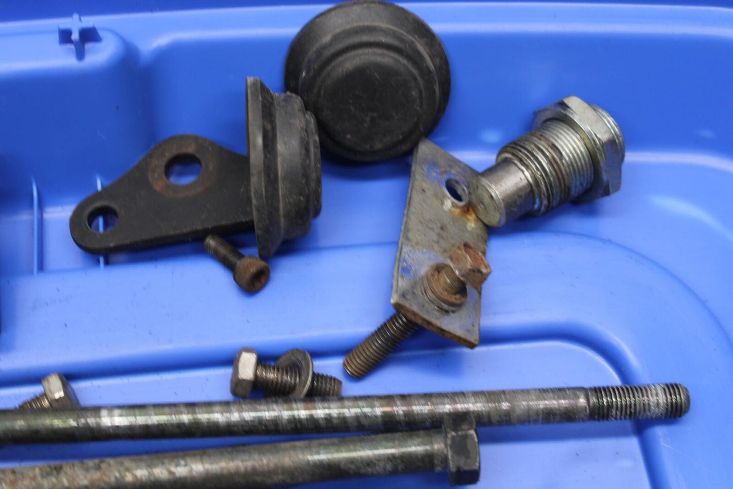 80-81 SUZUKI GS1000GL L MOUNTING BOLTS HARDWARE MOTOR SCREWS BB103