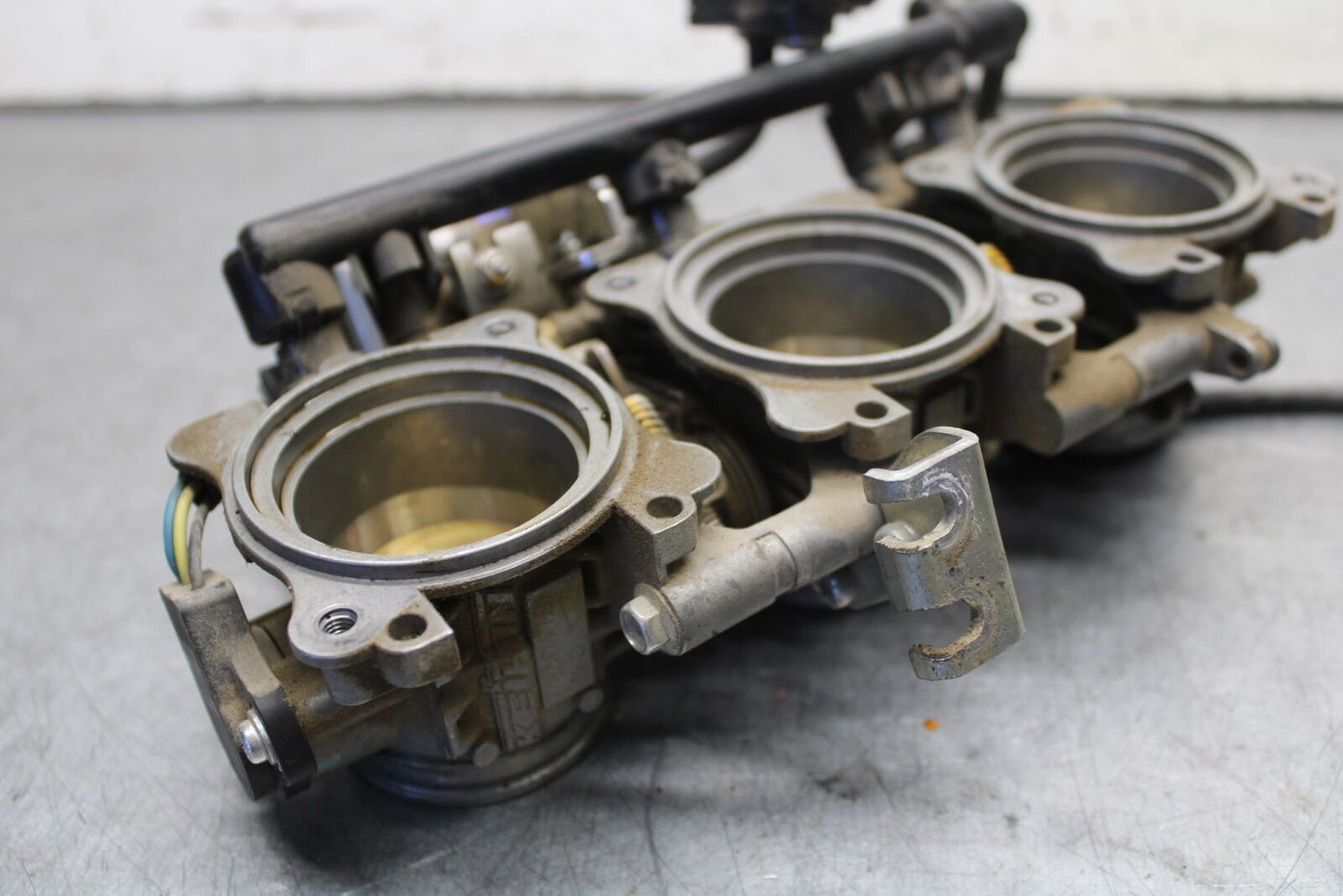 09-11 TRIUMPH DAYTONA 675 MAIN FUEL INJECTORS / THROTTLE BODIES BB652