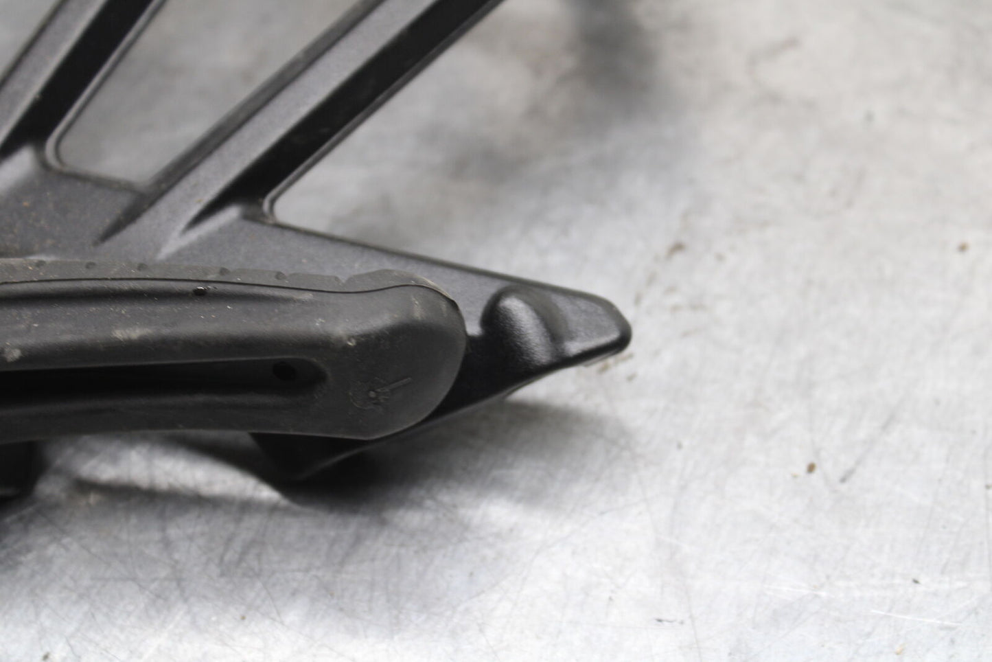 21-24 KTM 890 ADVENTURE R REAR BACK PASSENGER PEG SET PAIR BB723