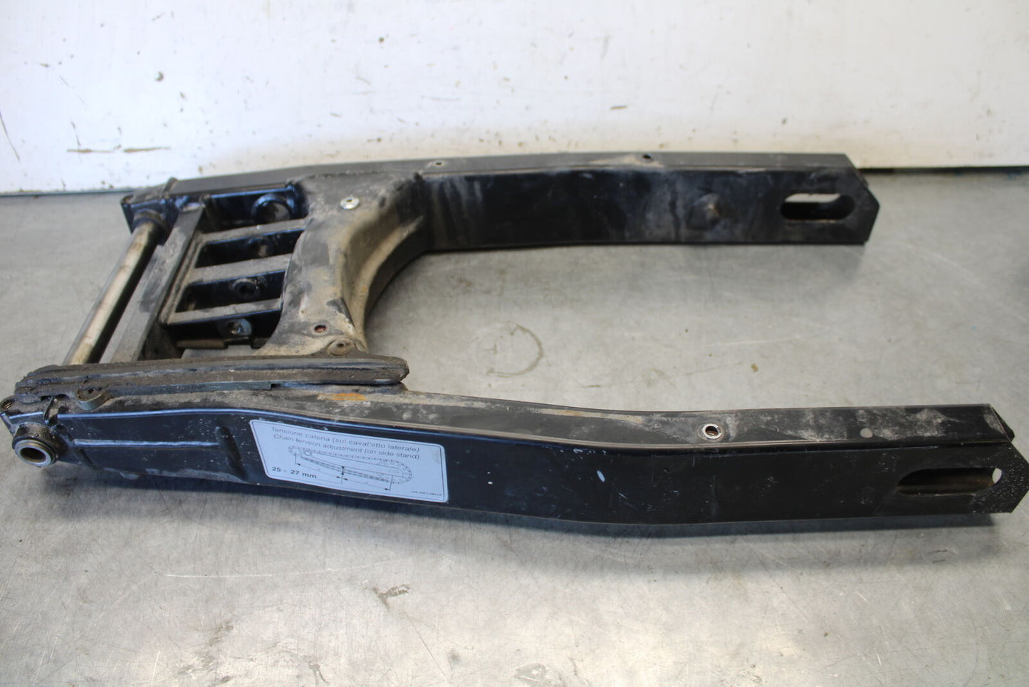 06-07 DUCATI MONSTER 695 REAR SWINGARM BACK SUSPENSION SWING ARM BB674