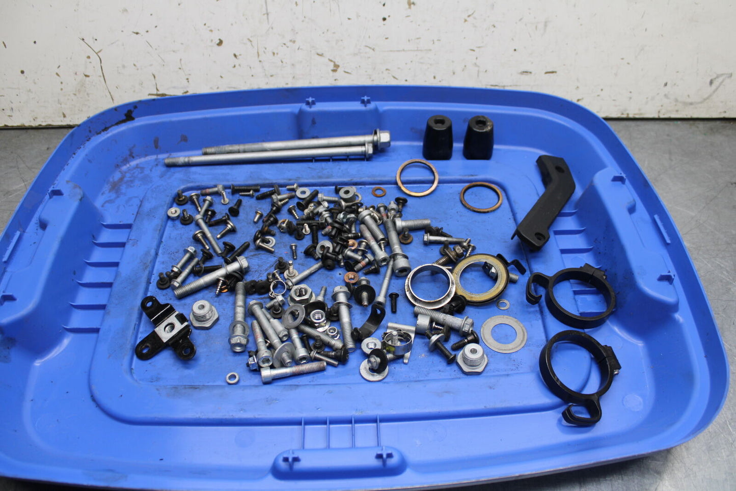 21-24 APRILIA TUONO 660 FACTORY MOUNTING BOLTS HARDWARE MOTOR SCREWS BB733