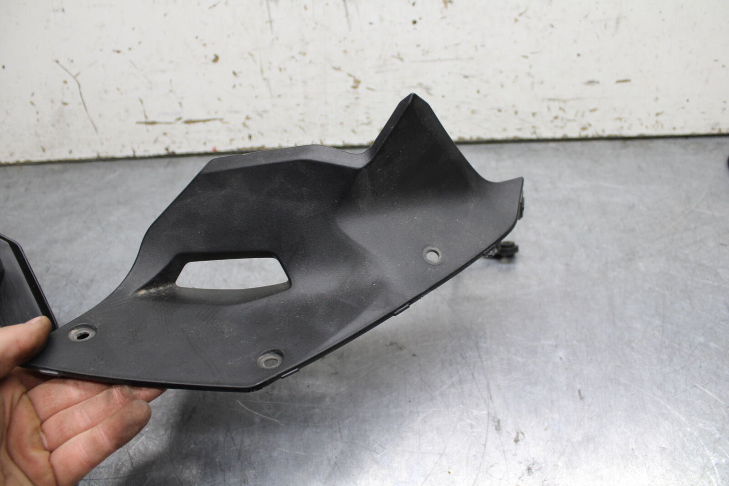 19-22 KAWASAKI Z400 RIGHT LEFT INNER FAIRINGS COWLS PANELS TRIMS BB738