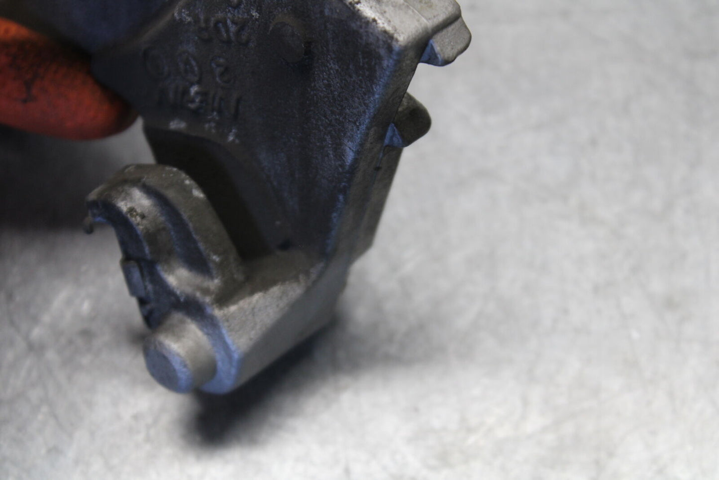 18-24 YAMAHA MT-07 REAR BRAKE CALIPER HANGER BACK MOUNTING BRACKET BB662