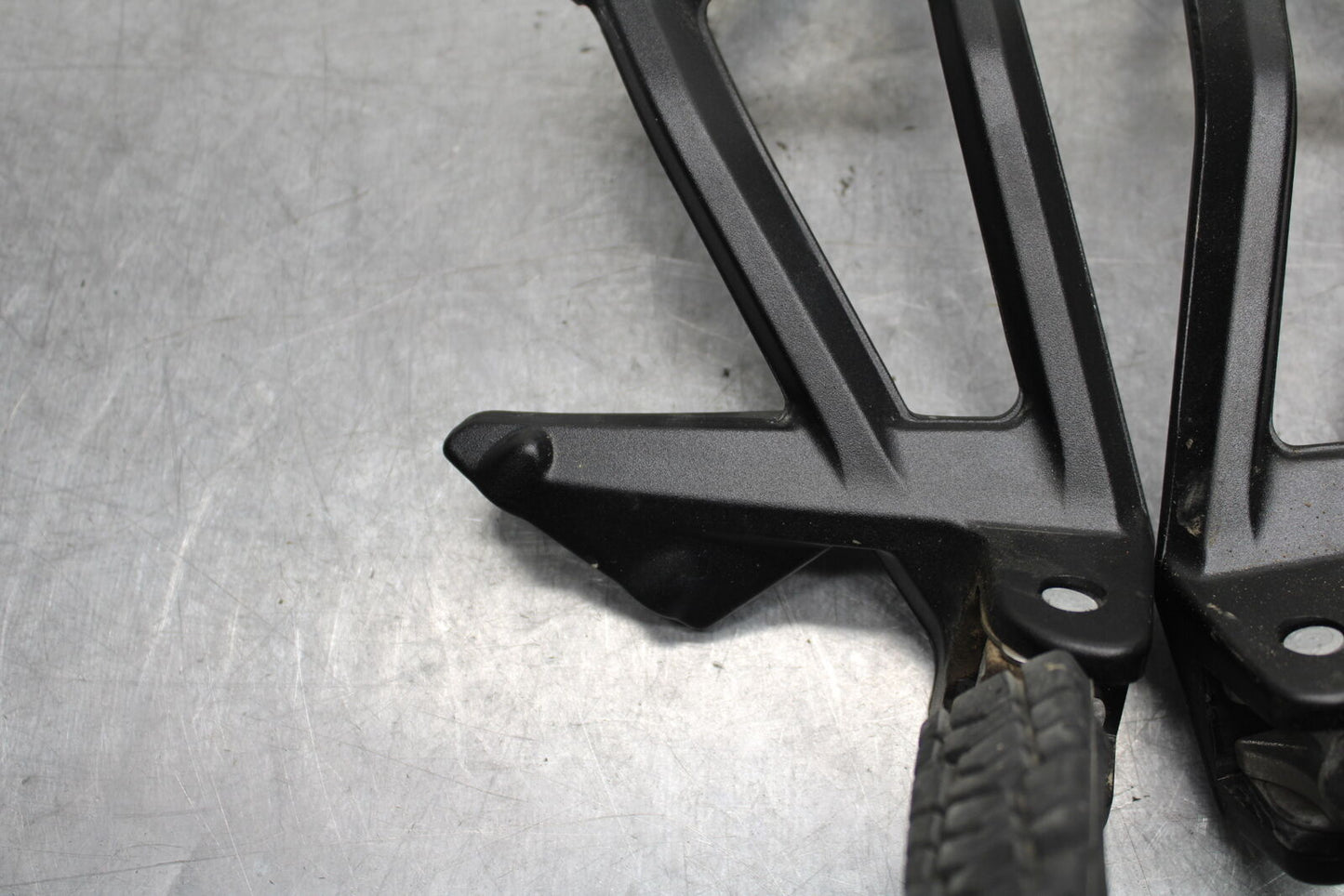 21-24 KTM 890 ADVENTURE R REAR BACK PASSENGER PEG SET PAIR BB723