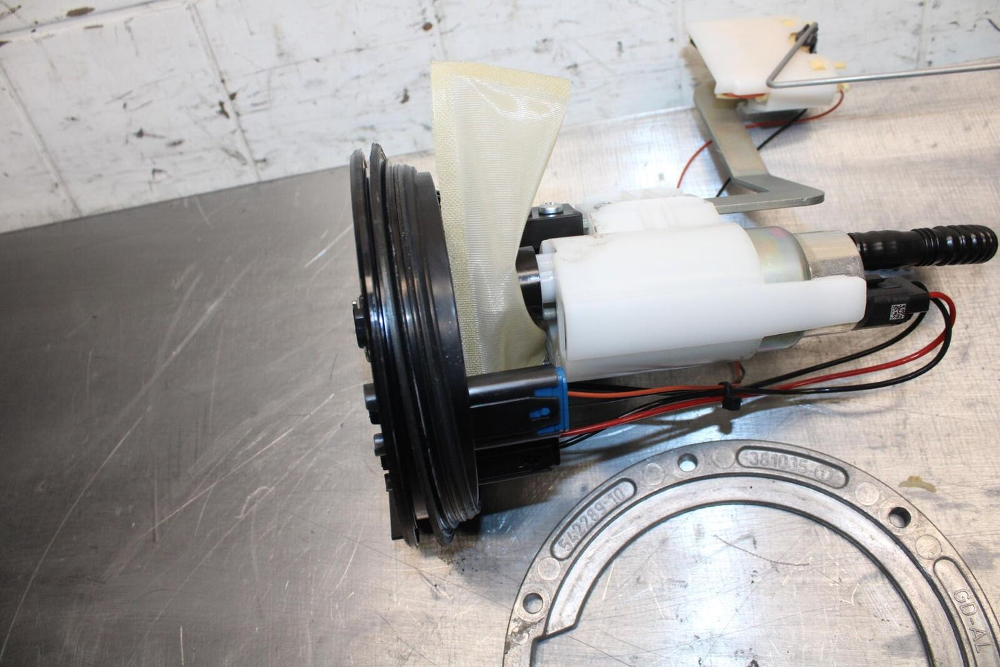 17-20 BMW S1000R FUEL PUMP GAS PETROL SENDER UNIT BB488