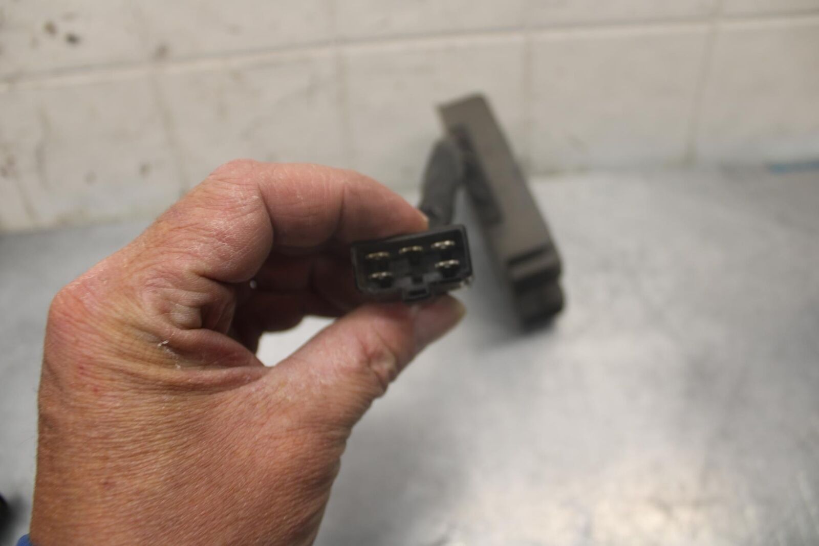 03-04 SUZUKI GSXR1000 RECTIFIER VOLTAGE REGULATOR 32800-33E21 BB459