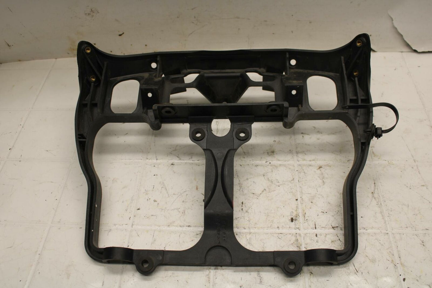 04-05 SUZUKI KATANA 750 GSX750F UPPER FAIRING MIRROR GAUGES STAY BRACKET BB16