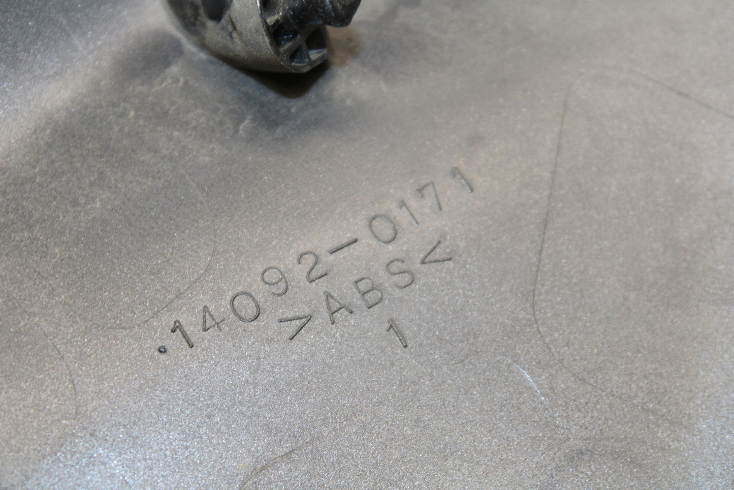 12-13 KAWASAKI Z1000 FRONT GAS TANK FUEL CELL FAIRING COWL COVER TRIM BB743