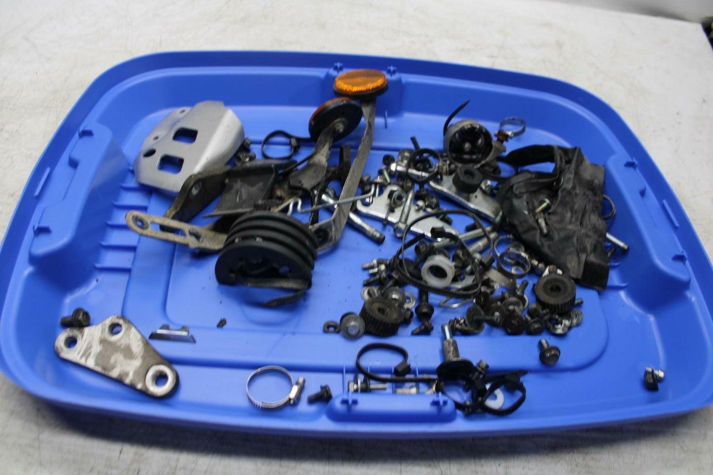 05-21 SUZUKI DRZ400SM BOLTS HARDWARE SCREWS BB376