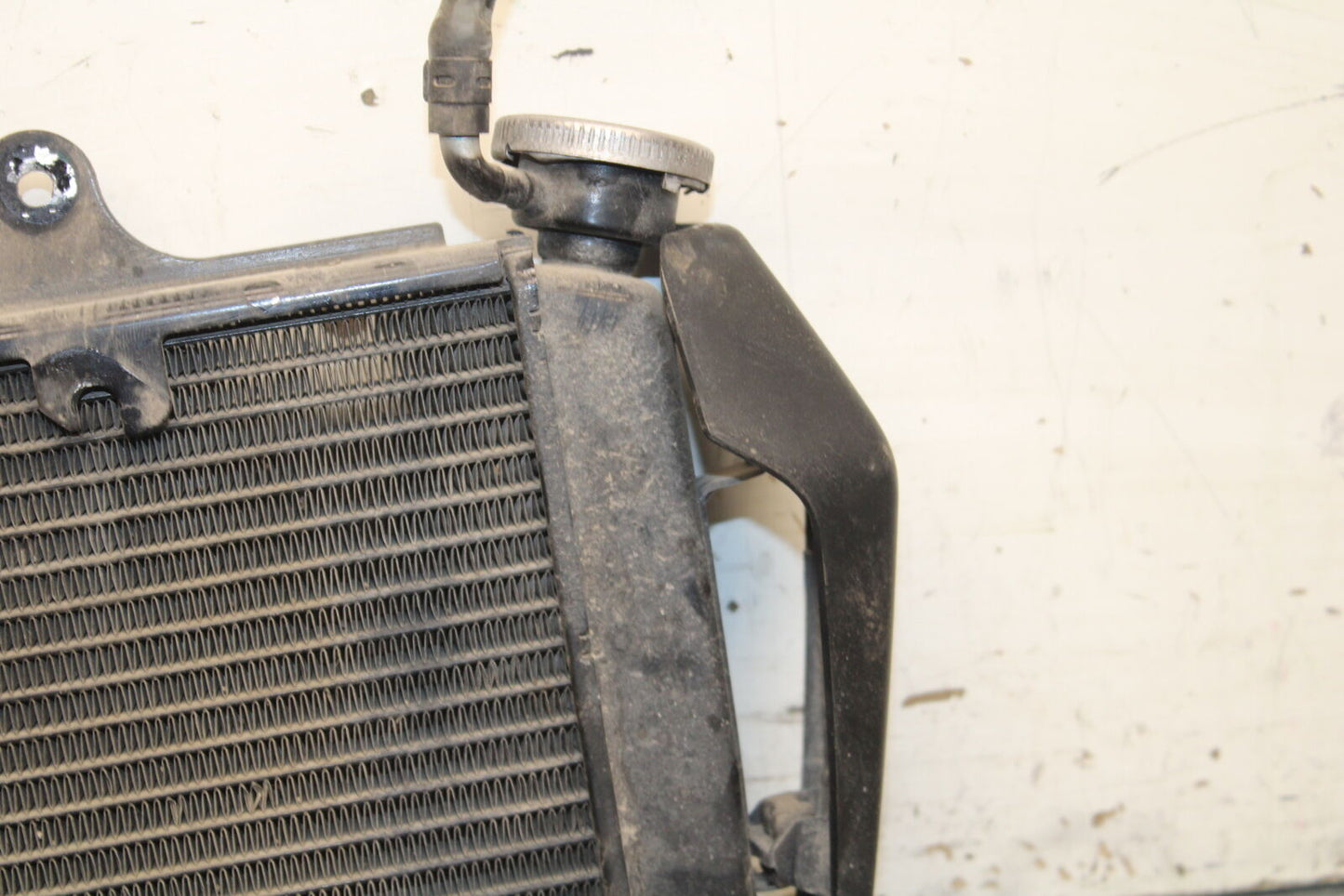 13-16 KTM 390 DUKE ENGINE RADIATOR MOTOR COOLER COOLING RADIATER BB748