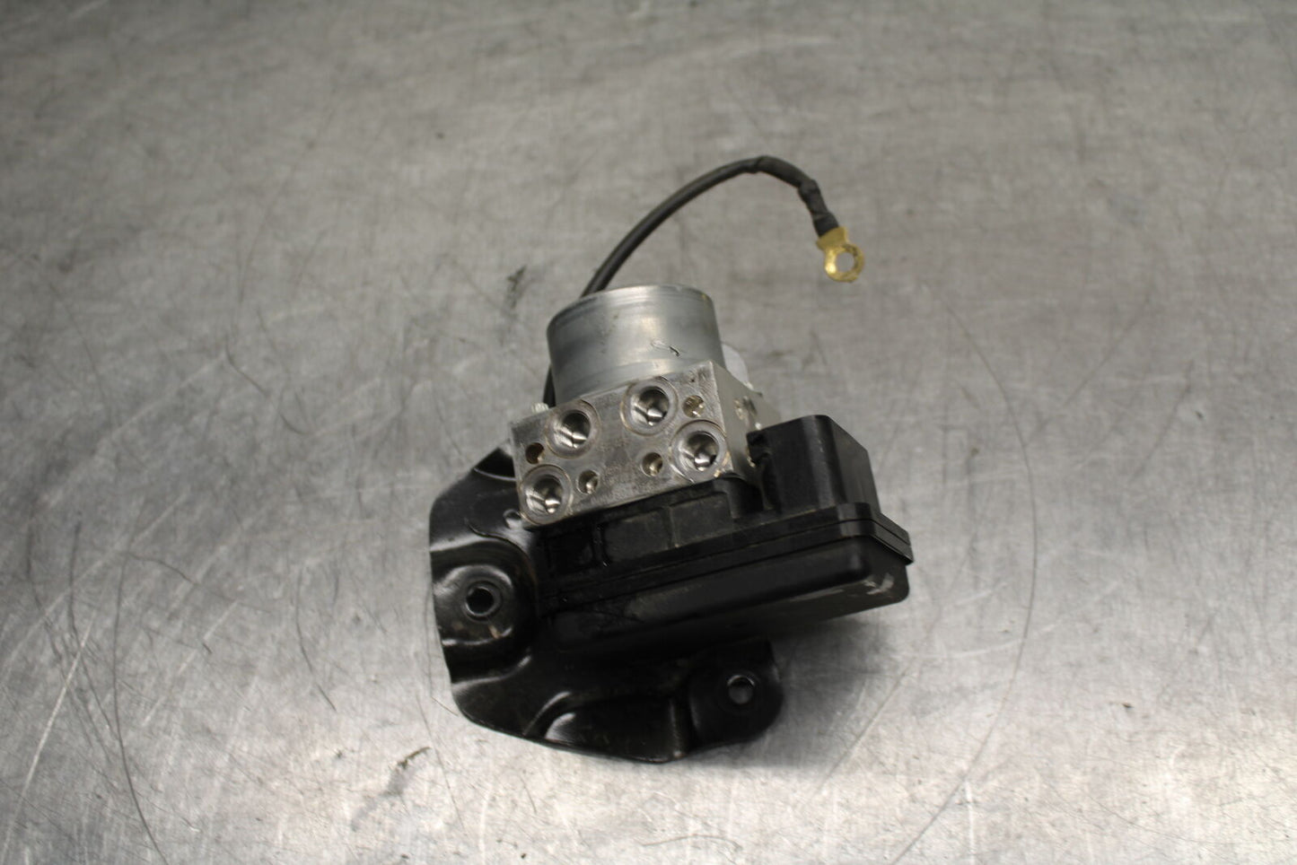 17-24 KTM 390 DUKE ABS PUMP UNIT MODULE BB734