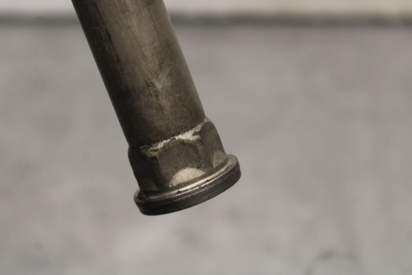 09-12 KAWASAKI NINJA ZX6R ZX600R REAR BACK SWINGARM BOLT SUSPENSION AXLE BB656