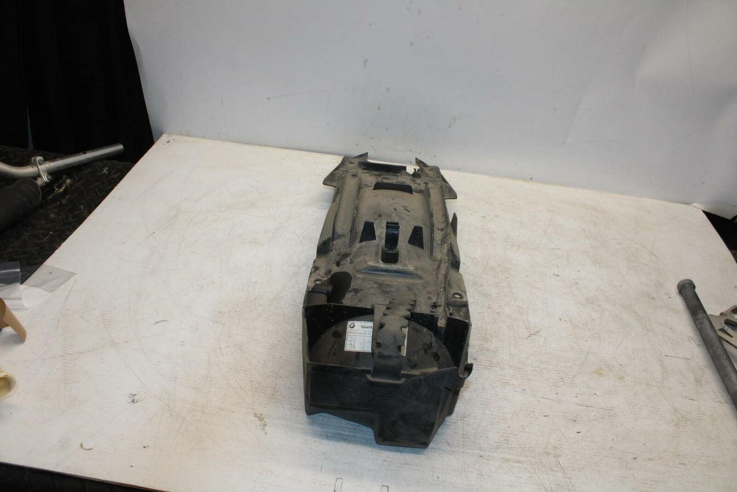 07-13 BMW R1200GS ADVENTURE REAR BACK TAIL UNDERTAIL BATTERY TRAY PLASTIC BB368