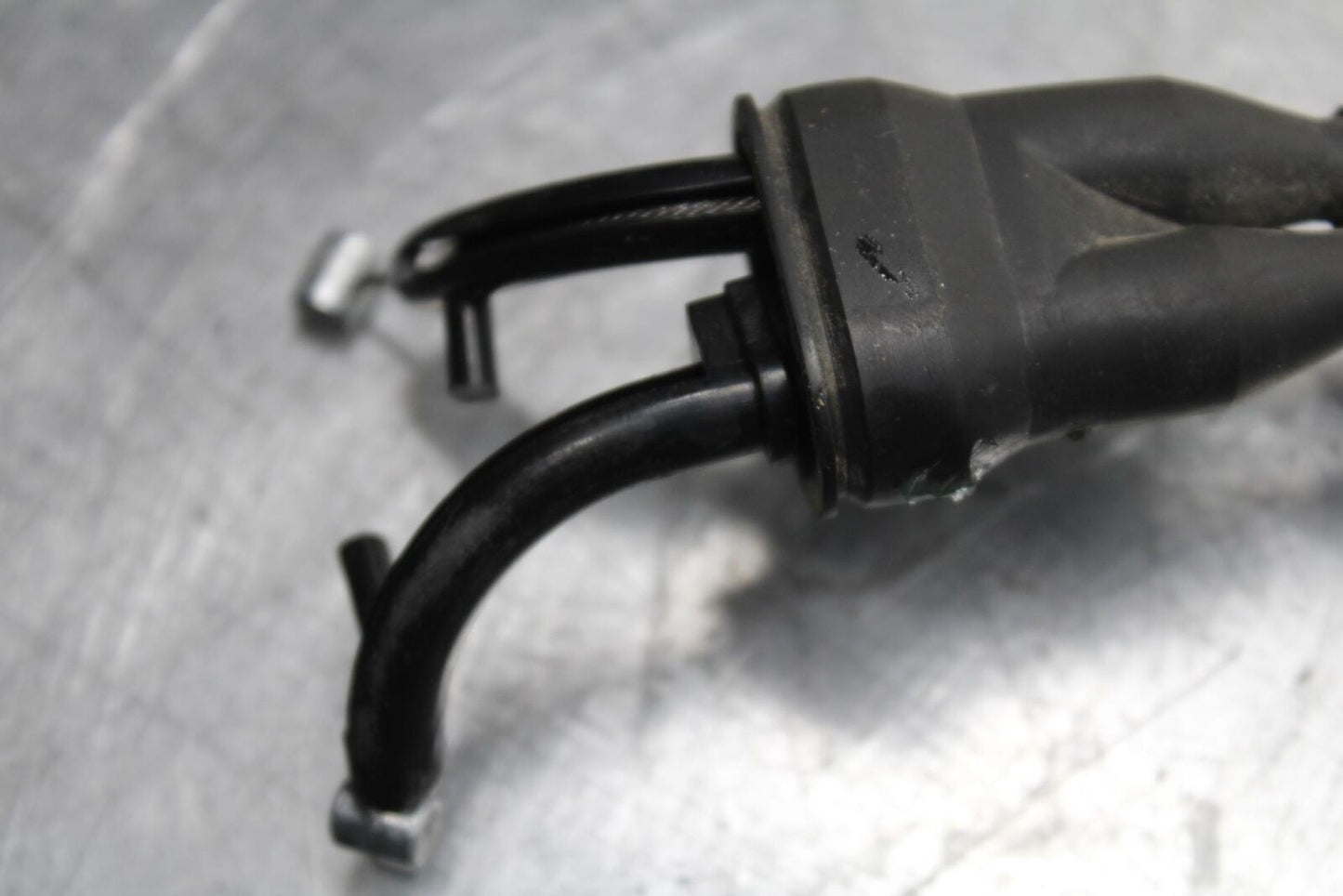20-21 YAMAHA XSR900 THROTTLE CABLES LINES BB599