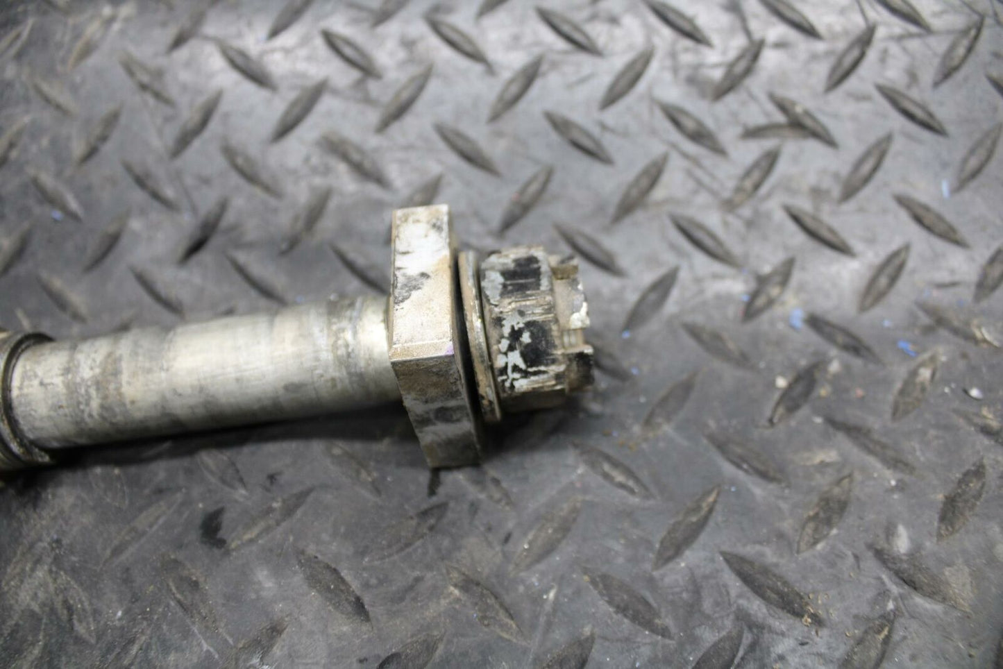 13-18 KAWASAKI NINJA ZX6R REAR AXLE BACK WHEEL RIM PIVOT BOLT AXEL BB203