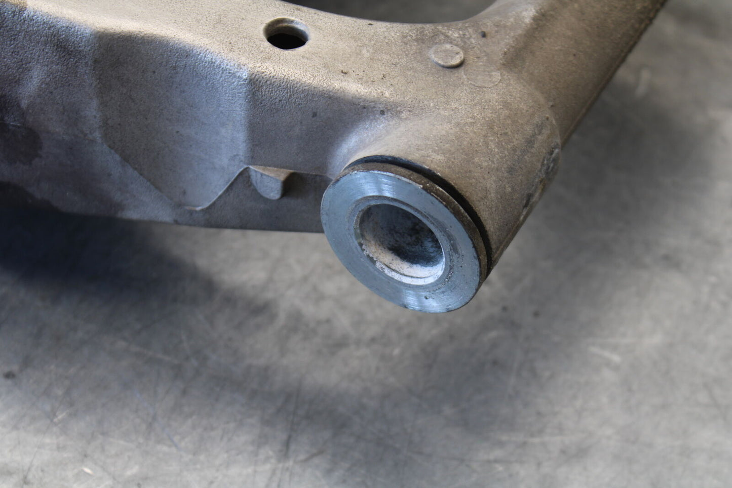 03-07 SUZUKI SV1000S REAR SWINGARM BACK SUSPENSION SWING ARM BB657