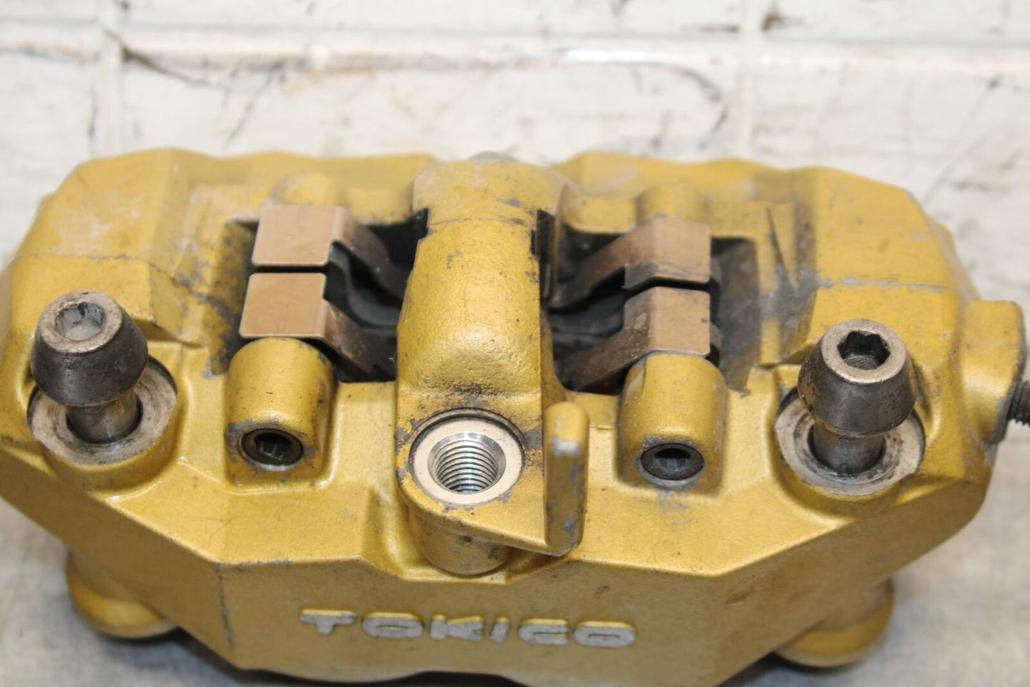 2004 Suzuki GSXR750 RIGHT LEFT FRONT BRAKE CALIPER SET PAIR CALIPERS BB70