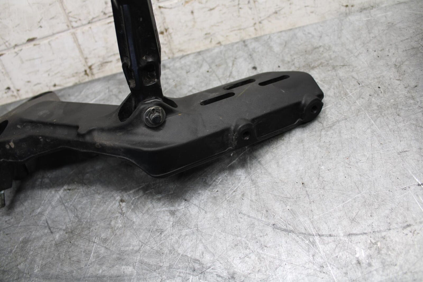 22-23 HUSQVARNA VITPILEN 401 LEFT REARSET REAR SET DRIVER FOOT PEG BRACKET BB541