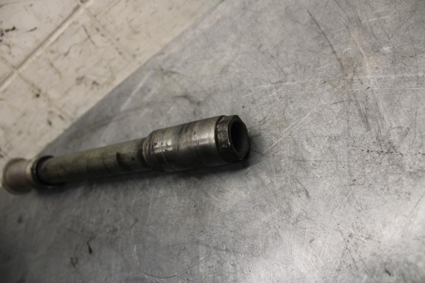 1998 Suzuki TL1000S FRONT WHEEL RIM AXLE PIVOT BOLT BB508