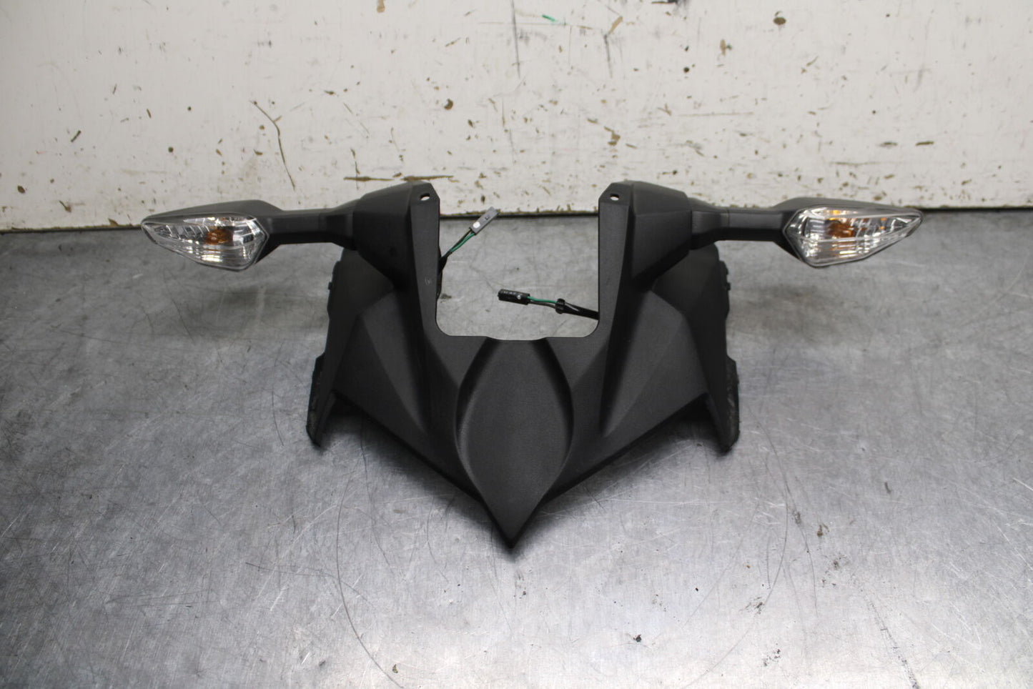 19-22 KAWASAKI Z400 FRONT CENTER COWL FAIRING & TURN SIGNALS BB738