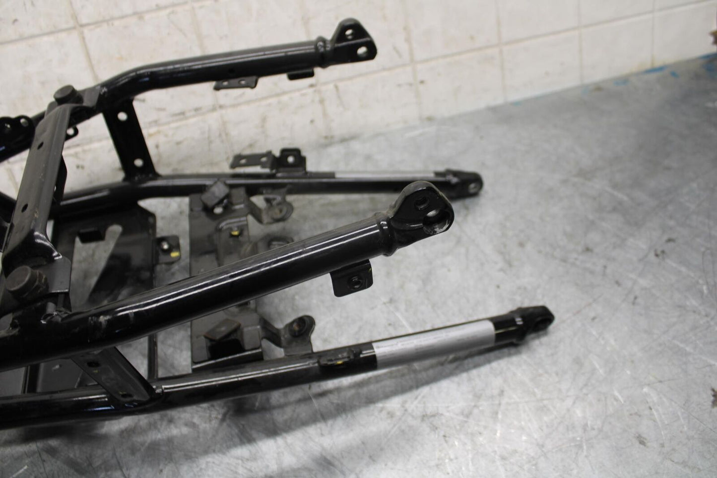 22-23 HUSQVARNA SVARTPILEN 401 REAR SUBFRAME BACK SUB FRAME BB541