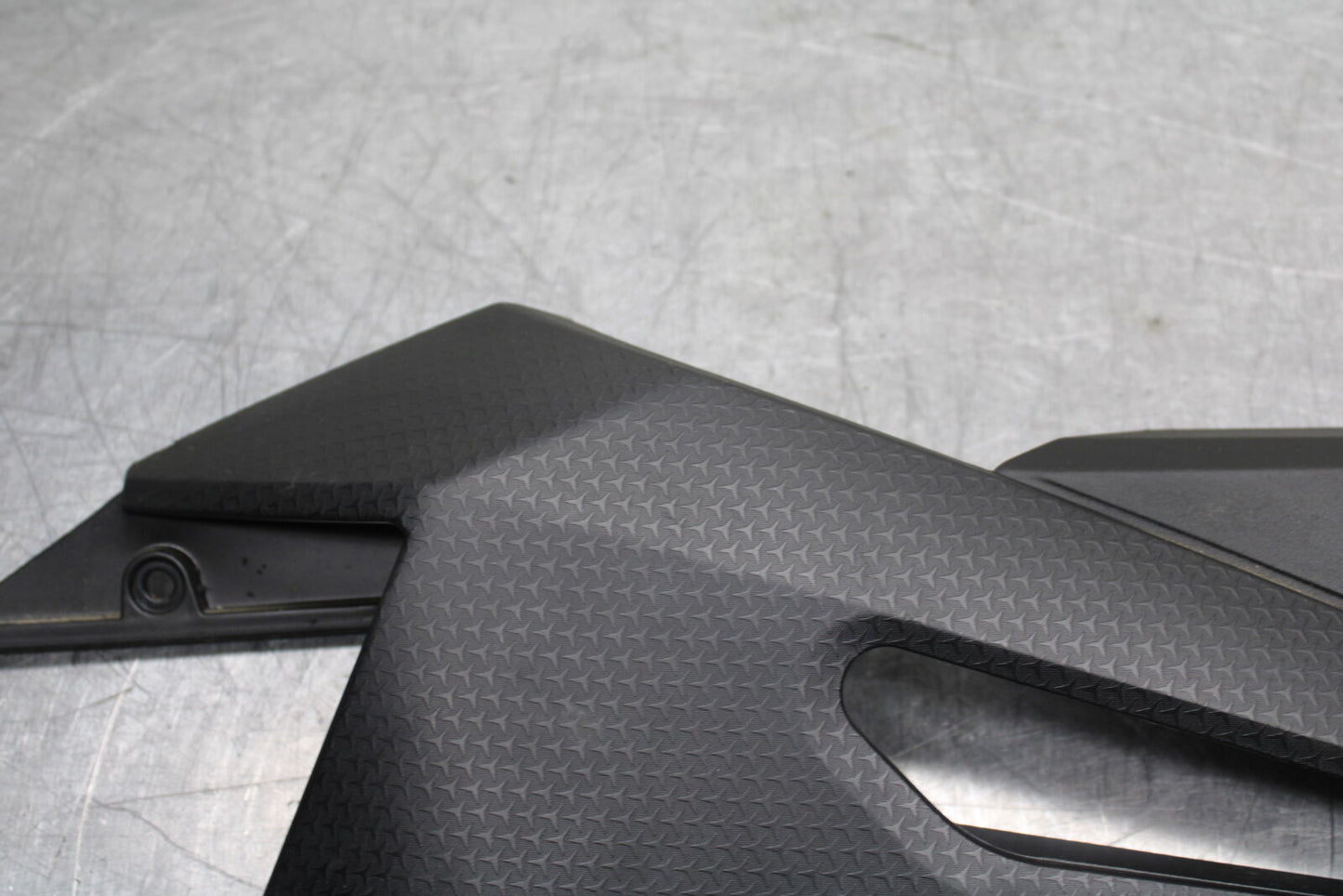 21-24 APRILIA TUONO 660 FACTORY REAR BACK DRIVE CHAIN GUARD COVER SHIELD BB733
