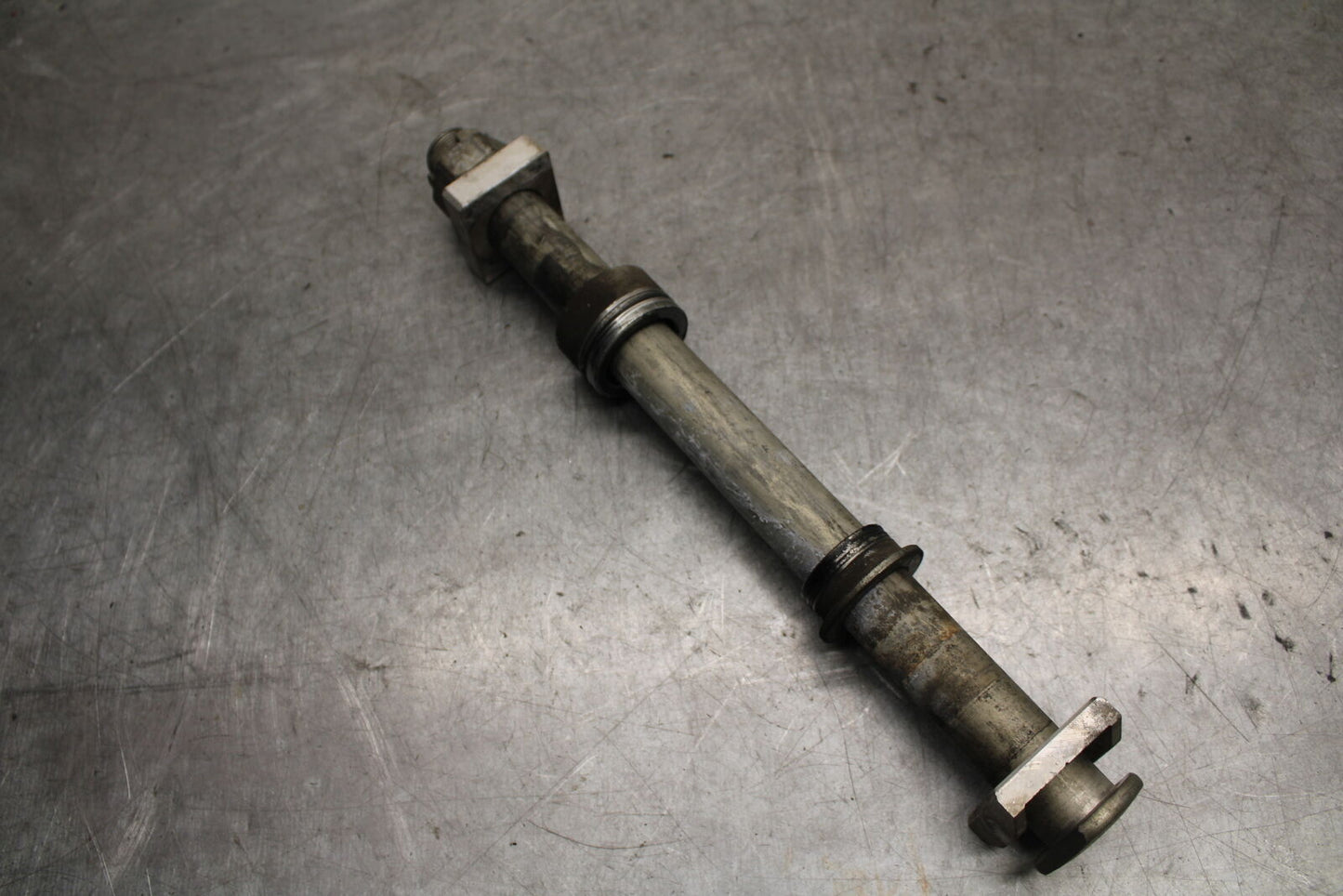 13-18 KAWASAKI NINJA ZX6R REAR AXLE BACK RIM PIVOT BOLT AXEL 41068-0613 BB666