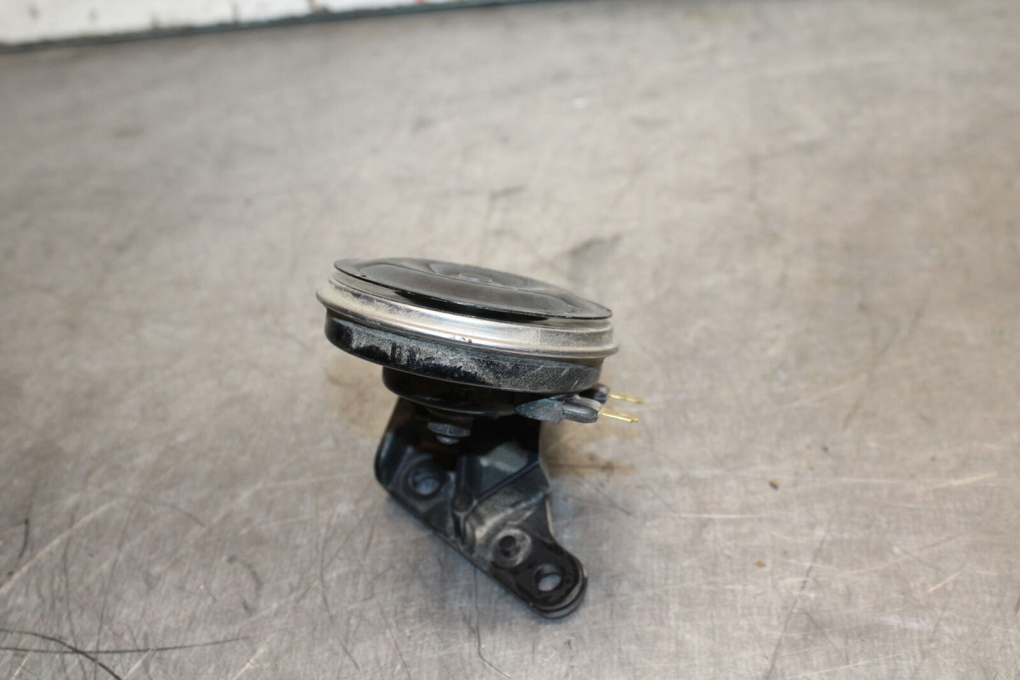 19-24 YAMAHA R3 HORN SIGNAL BB736