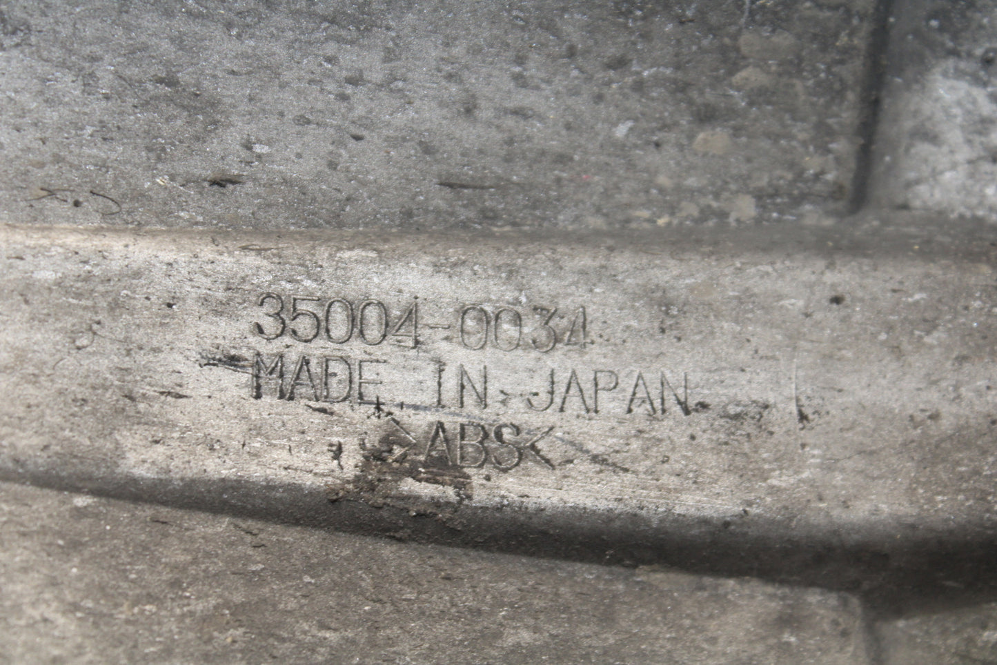 04-05 KAWASAKI NINJA ZX10R FRONT WHEEL FENDER COWL FAIRING BB163