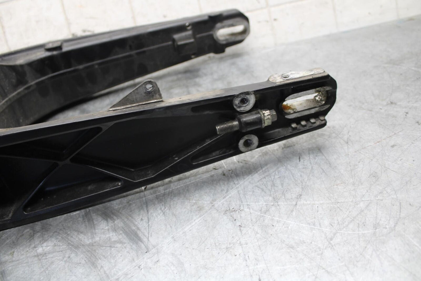 22-23 HUSQVARNA SVARTPILEN 401 REAR SWINGARM BACK SUSPENSION SWING ARM BB541