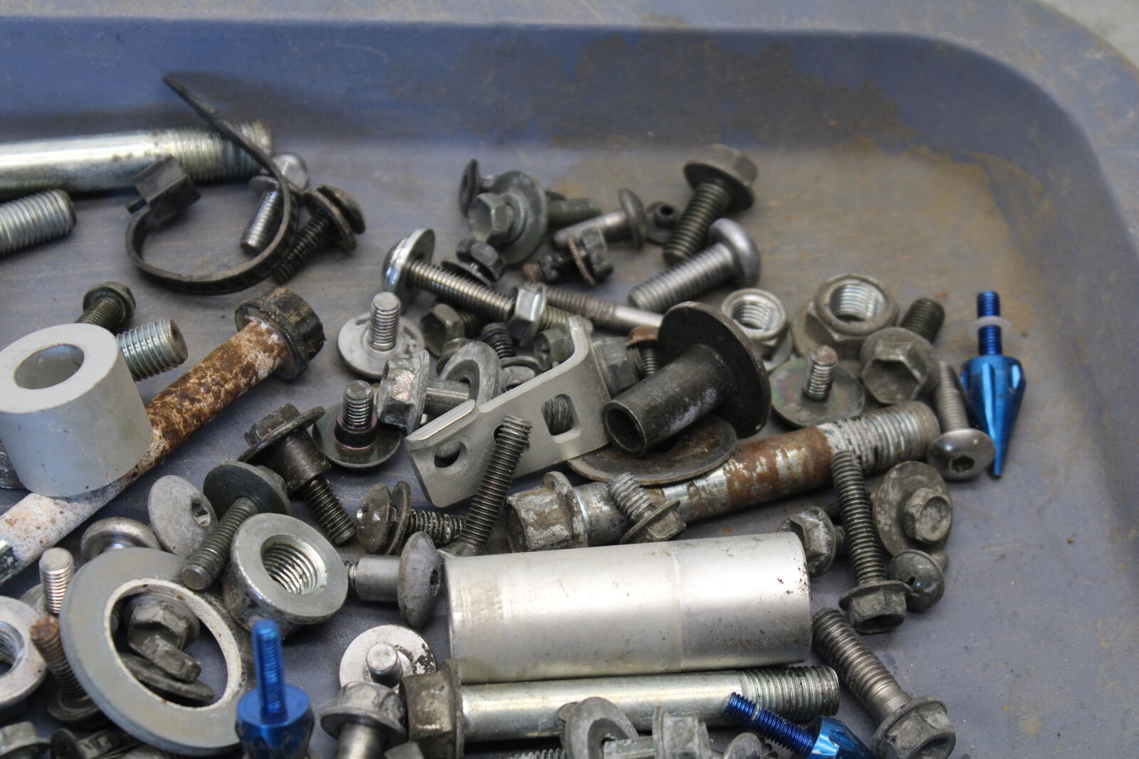 03-07 SUZUKI SV1000S ENGINE MOUNTING BOLTS HARDWARE SCREWS BB657