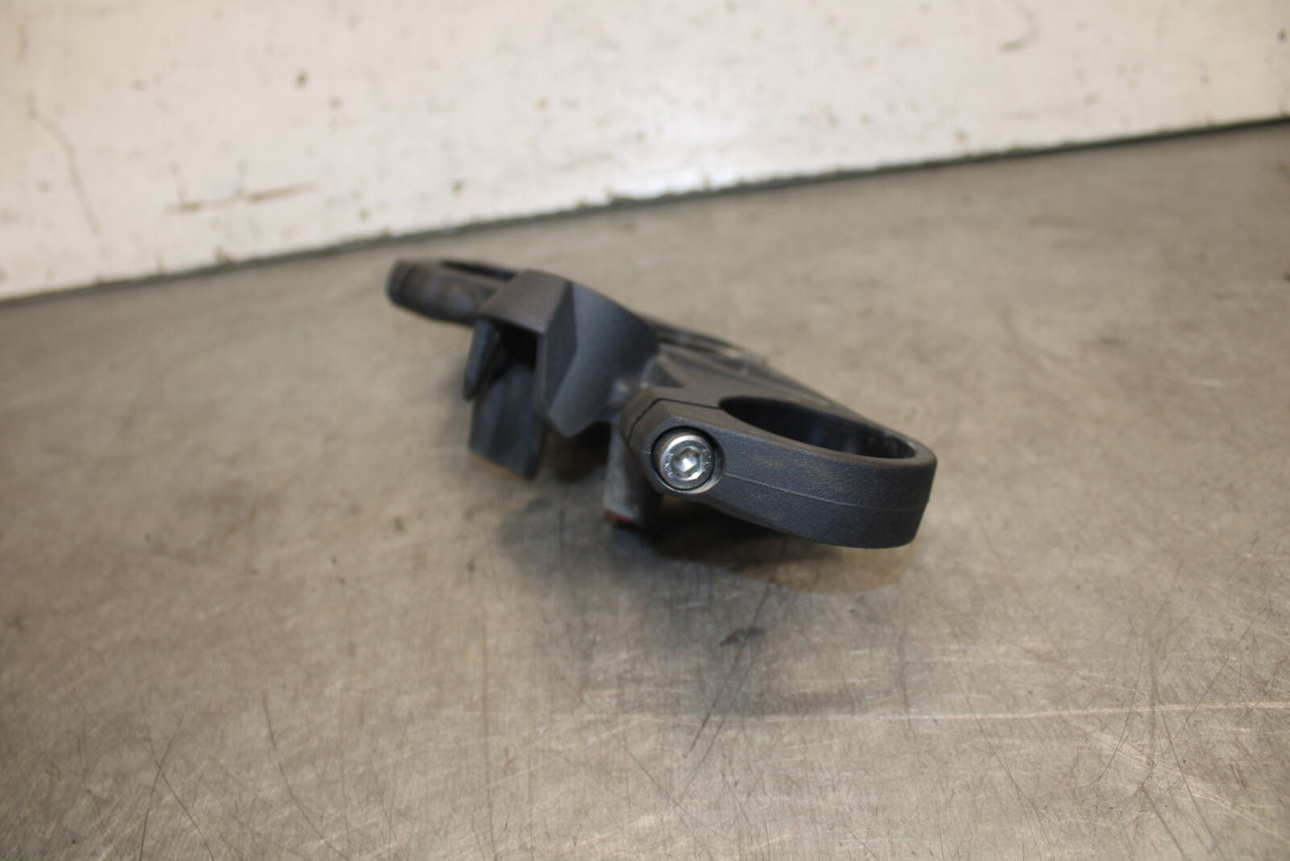 19-23 KAWASAKI NINJA ZX6R FORKS UPPER TRIPLE TREE CLAMP BB701